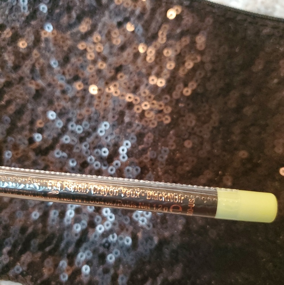 Betty Boop bag + IBY Beauty shadow + Pixie Eye Pen - Picture 6 of 6